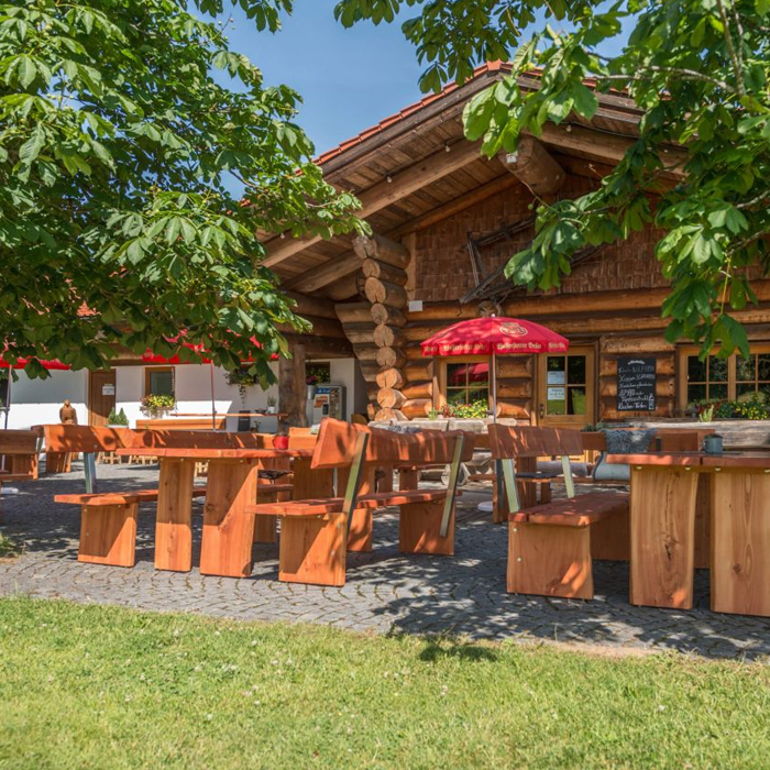 Wanderreitquartiere Bayern. Exklusive Trail-Tipps 2026: Nur im Superhorses Wanderreitführer. Wildnis zu Pferd: Erkunden Sie 2026 den Nationalpark und das Donautal im Sattel.