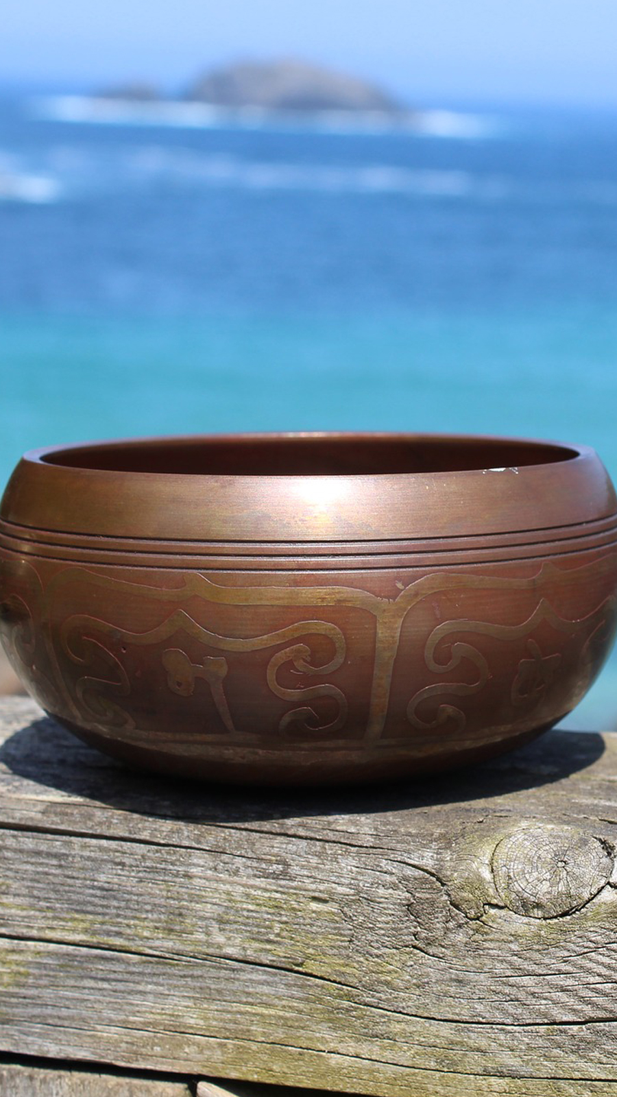 Lerngesellschaft, überschüttet, enorm, Bildungsangebot, Bedürfnis, eingehen, verglichen, Recht, Individualität, Bindung, verlässlich, handlungsfähig, reflektieren, fachlich, Entspannungsangebot, entspannt, Klangschale, Klang, Schwingung, heilsam, Hektik, Reizüberflutung, Ruhelosigkeit, Auszeit, Seele, Bauch, Fruchtwasser, Mutter, Herzschlag, tief, Ebene, Regeneration, genießen, hochwertig, mühelos, Abstand, Energie, fließen, hören, Balsam, hektisch, Töne, berühren, intensiv, Blockade, gelöst, Verspannung, Schmerz, Linderung, Kontraindikation, Herzschrittmacher, Psychose, Epilepsie, Schwanger, Sauerstoffaufnahme, Reduktion, Meditation, Körperreise, Chakrareise, Traumreise, Shinrin Yoku, Heilmeditation im Wald, Autogenes Training, Progressive Muskelentspannung, Qi Gong, Kunsttherapie, Ambulant, bewältigen, meistern, psychosomatisch, bewältigen, lindern, psychotherapeutisch, Arbeit, Verhaltenstherapie, Grundidee, Beschwerden, angemessen, Denkweise, Verhaltensweise, Übergeordnet, Prinzip