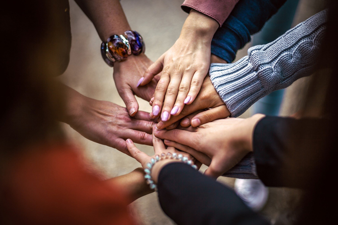 Ding, früher, bereitet, Interesse, wecken, Bedeutung, verlieren, Neues, einlassen, konzentrieren, stark, eingeschränkt, Ausgeprägt, Müdigkeit, kleinst, Anstrengung, entstehen, dauerhaft, Schlafstörung, früh, Erwachen, Schlafbedürfnis, mangelnd, Erholung, Typisch, Morgentief, Besserung, Abend, Schuldgefühl, Selbstanklage, Grübelei, Wertlosigkeit, Verstimmung, ausgeprägt, Gereiztheit, Einschränkung, sozial, Deutlich, psychomotorisch, Hemmung, Appetitverlust, Gewichtsverlust, Libidoverlust, Schwere, Episode, leicht, mittelgradig, bezeichnen, Krise, Selbstmordgedanke, Selbstmordhandlung, Notfallambulanz, sozialpsychiatrisch, Dienst, ärztlich, Bereitschaftsdienst, Polizei, Notarzt, affektiv, Stimmungsschwankung, Aktivitätsschwankung, Extreme, manisch, euphorisch, wiederkehrend, Schwankung, ausreichend, Anlass, erklären, Phase, übertrieben, gehoben, erhöht, Wechsel, Aktivitätsniveau, Panikattacke, generalisiert, Situation, Objekt, Lebewesen, ungefährlich, Grad, Angstauslöser, Begleitend, Herzrasen