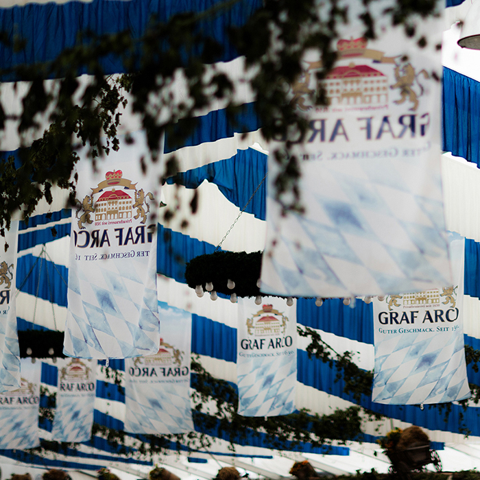 Unique Selling Point, Mehrwert, Konkurrenz, Abheben, Verbraucher, Alleinstellungsmerkmal, Kauf, Anregen, visuell, Gefühl, potentiell, Auslösen, vermitteln, Eigenschaft, Wirtschaftsobjekt, Markenname, Verbindung, konkurrierend, Objekt, Unterschied, aktiv, Aushängeschild, Botschaft, assoziiert, schwach, verknüpfen, zusammenschließen, vereinigen, anschließen, Gemeinschaft, koalieren, verbinden, verbünden, zusammengehen, zusammentun, vereinen, konföderieren, soziieren, Gedächtnis, Konzeption, Eventplanung, Überwachung, Kernkompetenz, Social Media, Influencer Marketing, Technik, Digitalisierung, Umsetzung, Webdesign, SEO, Suchmaschinenoptimierung, OffPage, OnPage, Ranking, organisch, Mediengestaltung, Textgestaltung, Grafikdesign, Werbestrategie, erfolgsentscheidend, Zielgruppensegmentierung, einhergehend, verlässlich, Identifizierung, Zielgruppenbedürfnis, Absatzsteigerung, verbunden, Umsatzsteigerung, PR, Öffentlichkeitsarbeit, Public Relation, Anspruchsgruppe, Digital, entwicklen, Hauptfokus, Lebensstil, modern